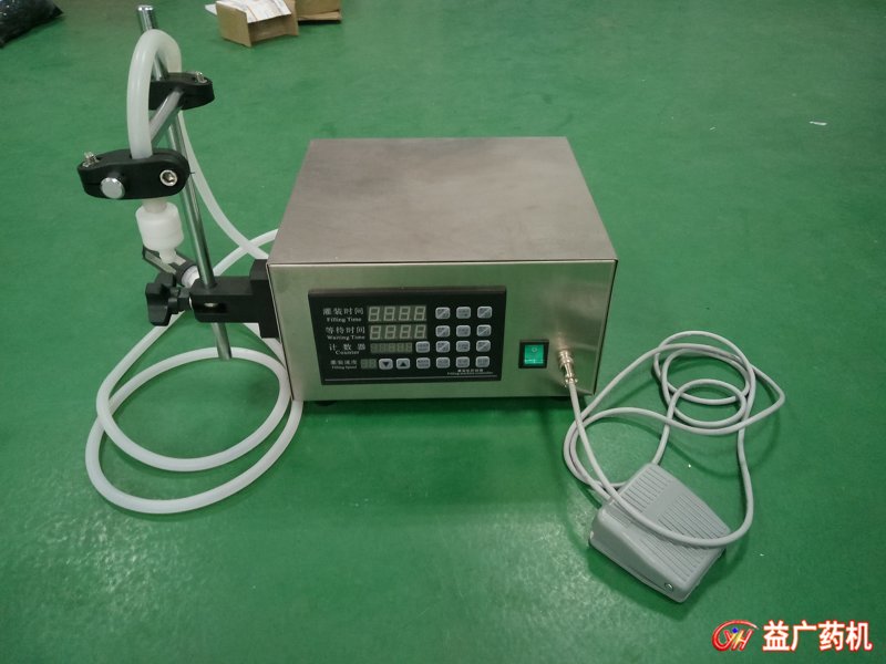 小型臺式定量灌裝機(jī)